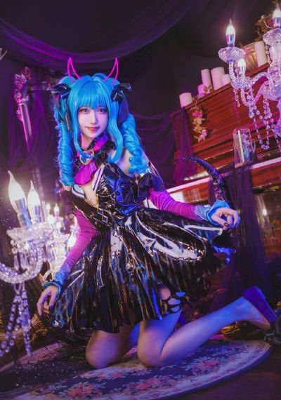跟踪电影免费观看完整版_十万网红美女美酱